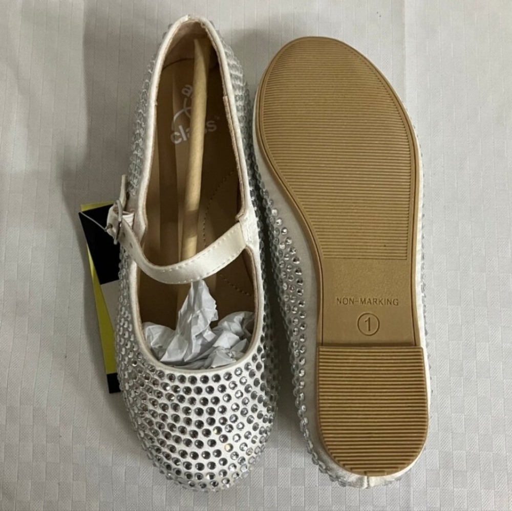 Art Class Girls Off-White Sparkly Rhinestones Mary Janes Flats Buckle